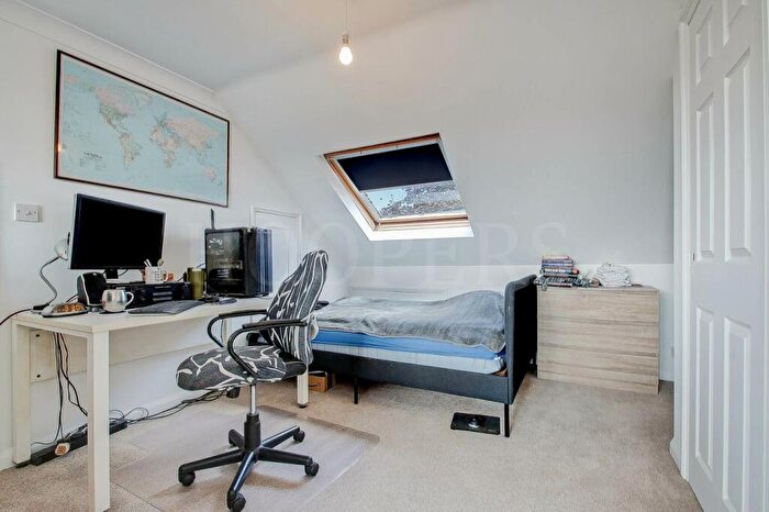4 Bedroom End Of Terrace House For Sale In Cairnfield Avenue, London, NW2