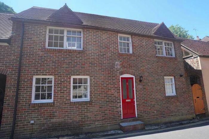2 Bedroom Town House To Rent In Castle Ditch Lane, Lewes, BN7