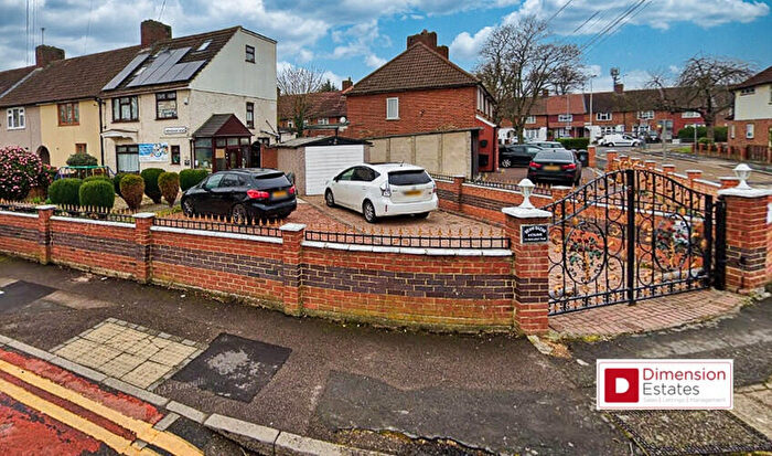 1 Bedroom Terraced House To Rent In Hedingham Road, Dagenham, Essex, RM8
