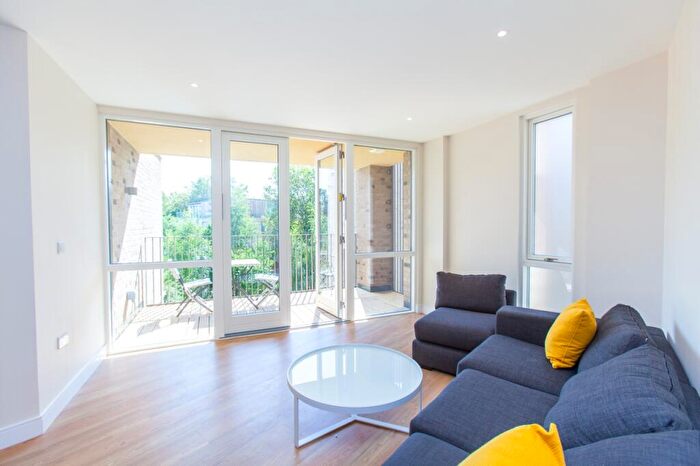 2 Bedroom Apartment To Rent In Jardin House, Stead Street, Elephant & Castle, SE17