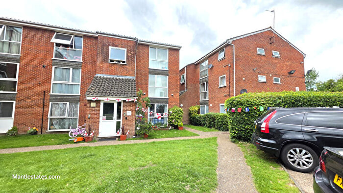 1 Bedroom Flat For Sale In Barnet, EN4
