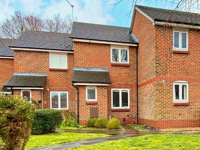 2 Bedroom Property To Rent In Haining Gardens, Mytchett, Camberley GU16