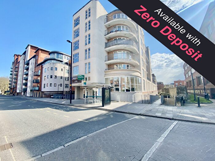 2 Bedroom Flat To Rent In Lower Canal Walk, Southampton, SO14