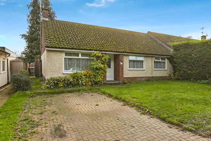 3 Bedroom Semi-Detached Bungalow For Sale In Hollow Road, Bury St. Edmunds, IP32