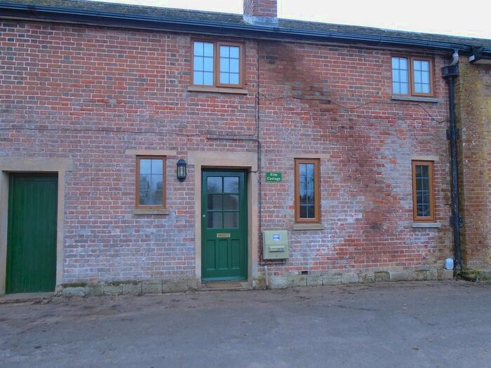 2 Bedroom Cottage To Rent In Nutwell Road, Exmouth, EX8