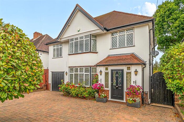5 Bedroom Detached House For Sale In Kingsway, Petts Wood East, BR5