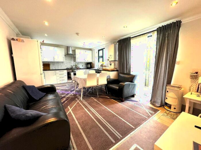 1 Bedroom Flat To Rent In Claremont Close, London, E16