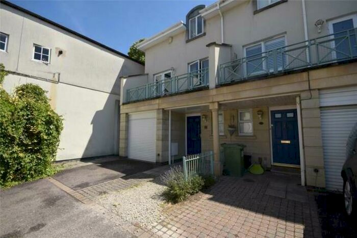 5 Bedroom Town House To Rent In Sheldons Court, Winchcombe Street, Cheltenham, Gloucestershire, GL52