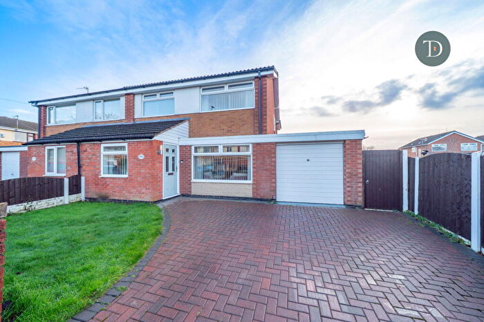 4 Bedroom Semi Detached House For Sale In Capenhurst Lane, Whitby, Ellesmere Port, CH65