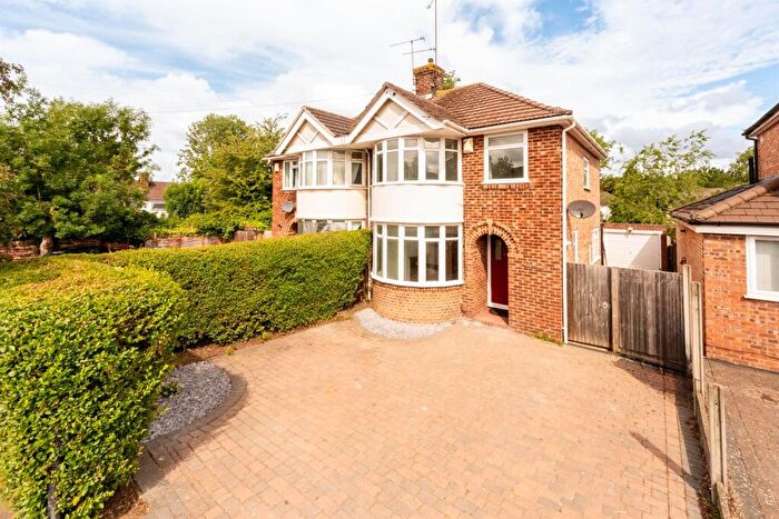 3 Bedroom Semi-Detached House To Rent In Windermere Road, Reading, RG2