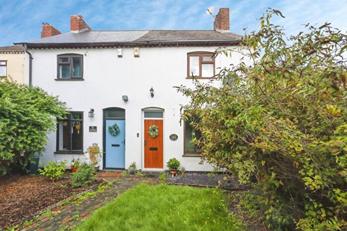 2 Bedroom Semi-Detached House For Sale In Chawn Hill, Stourbridge, DY9