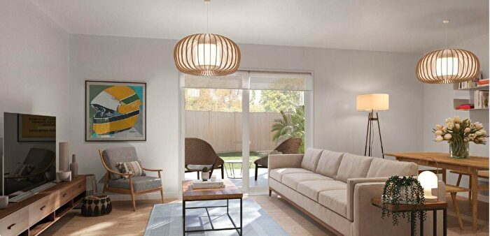 3 Bedroom Flat To Rent In Mosaic Apartments, Pound Lane, NW10