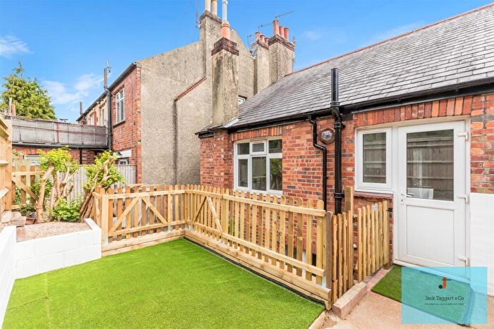 2 Bedroom Apartment For Sale In Stanmer Park Road, Brighton, Brighton, BN1