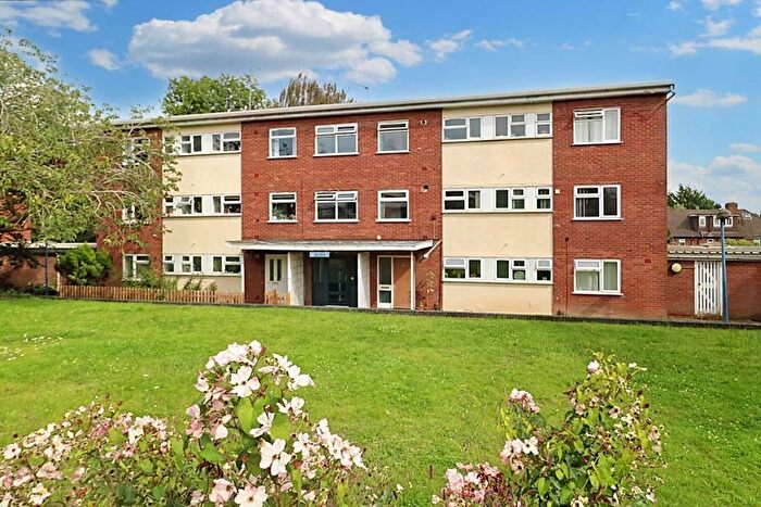 3 Bedroom Flat For Sale In Albion Street, Kenilworth, CV8