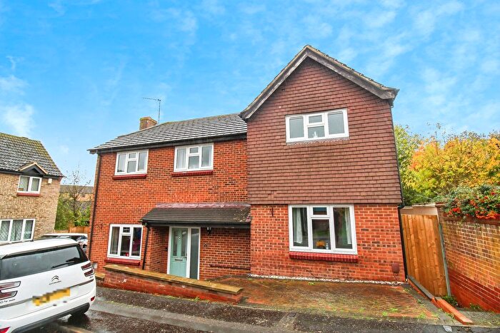 5 Bedroom Detached House For Sale In Healey Close, Northampton, NN3