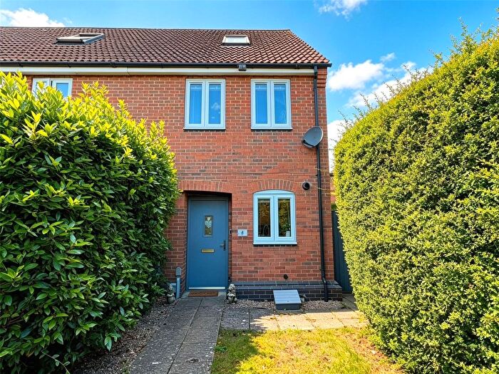 3 Bedroom End Terrace House For Sale In Mossop Court, Stratford-Upon-Avon, Warwickshire, CV37