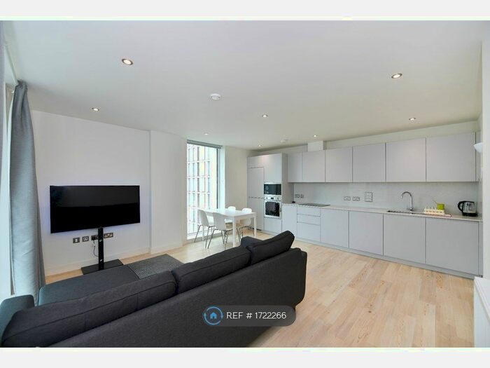 2 Bedroom Flat To Rent In Atelier Point, London, E15