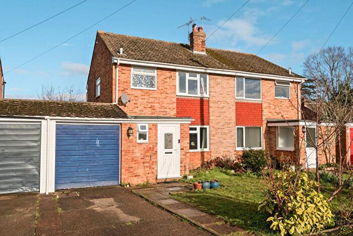 3 Bedroom Semi Detached House For Sale In Avon Close, Addlestone, KT15