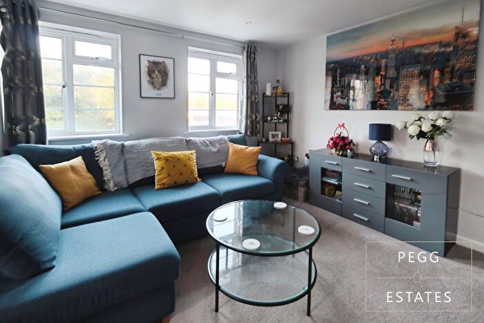 2 Bedroom Flat For Sale In Ansteys Court, Torquay, TQ1