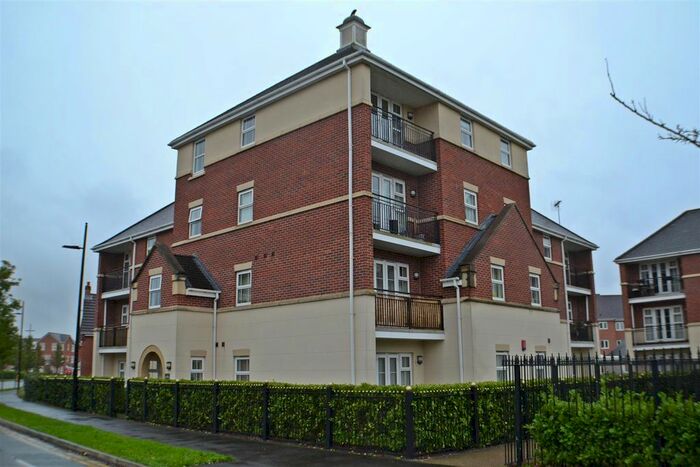 3 Bedroom Flat To Rent In Miami Close, Great Sankey, Warrington, WA5