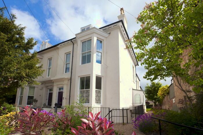 1 Bedroom Apartment To Rent In Old Dover Road, Canterbury, CT1