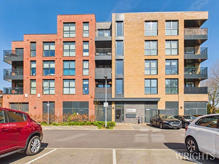 1 Bedroom Apartment To Rent In Newton House, Hatfield, AL10