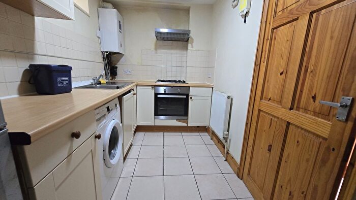 4 Bedroom Flat To Rent In Evering Road, London, E5