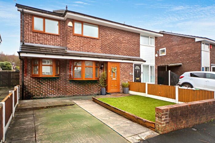 3 Bedroom Semi-Detached House For Sale In Montford Rise, Aspull, WN2