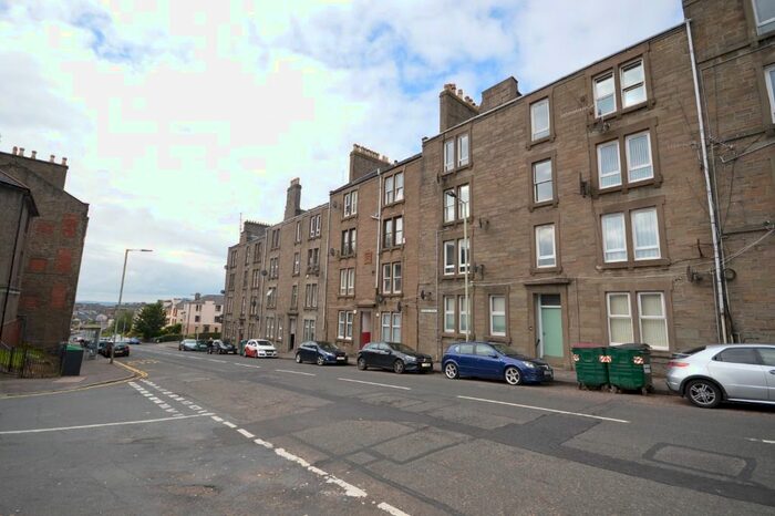 1 Bedroom Flat To Rent In Provost Road, Coldside, Dundee, DD3