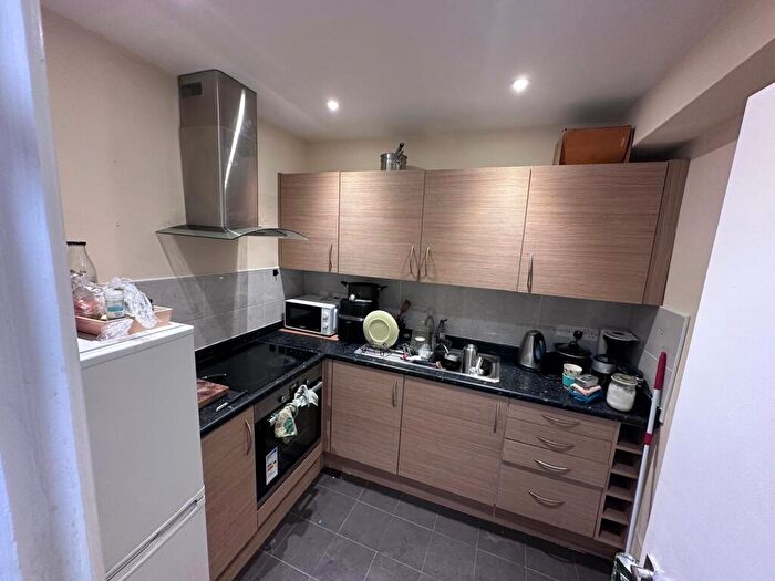 Studio To Rent In Cotham Park, Bristol, BS6