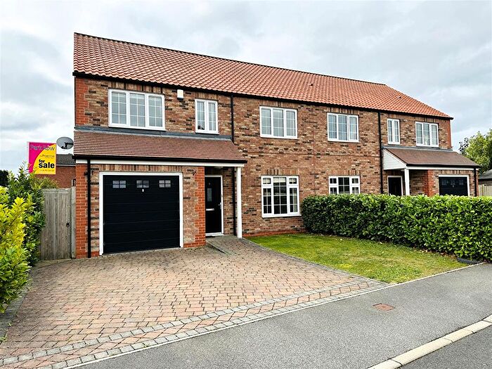4 Bedroom Semi-Detached House For Sale In Chapel Close, Hambleton, YO8