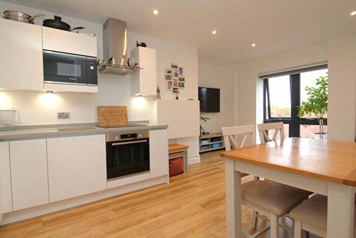 2 Bedroom Apartment For Sale In Leys Avenue, Letchworth Garden City, SG6