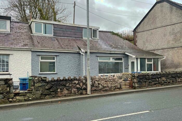 3 Bedroom End Of Terrace House For Sale In Bontnewydd, Caernarfon, Gwynedd, LL54