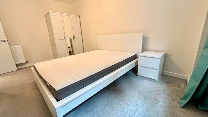3 Bedroom Flat To Rent In Forest Road, London, E17