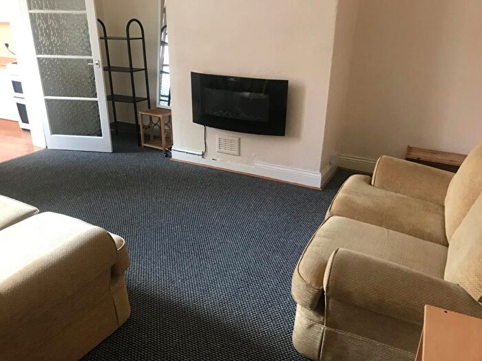 2 Bedroom Flat To Rent In Kelvin Grove, Sandyford, Newcastle Upon Tyne, NE2