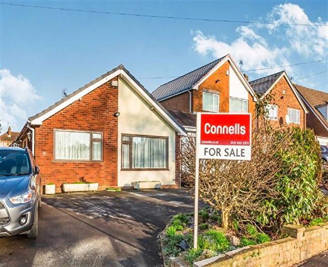 2 Bedroom Detached Bungalow To Rent In Darbys Hill Road, Tividale, Oldbury, B69