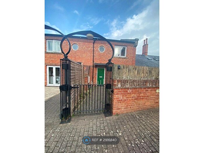 3 Bedroom Terraced House To Rent In The Cottages, Devizes, SN10