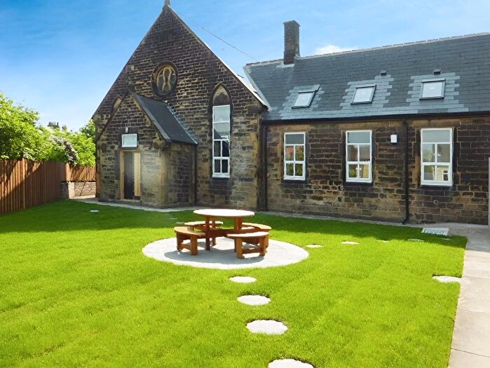 2 Bedroom Flat To Rent In Midhurst Road, Birley Carr, Sheffield, S6