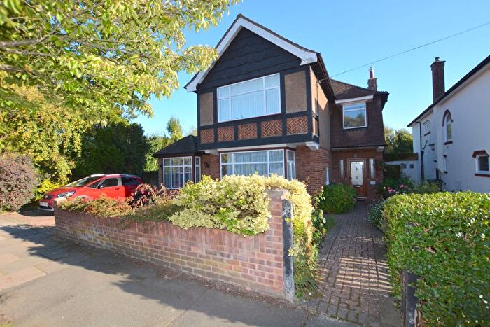 4 Bedroom Detached House For Sale In Park View, Hatch End, HA5
