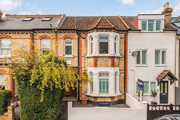 2 Bedroom Maisonette For Sale In Haliburton Road, St Margarets, TW1