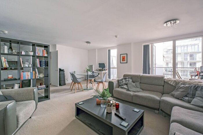 2 Bedroom Flat For Sale In Violet Road, Bow, London, E3