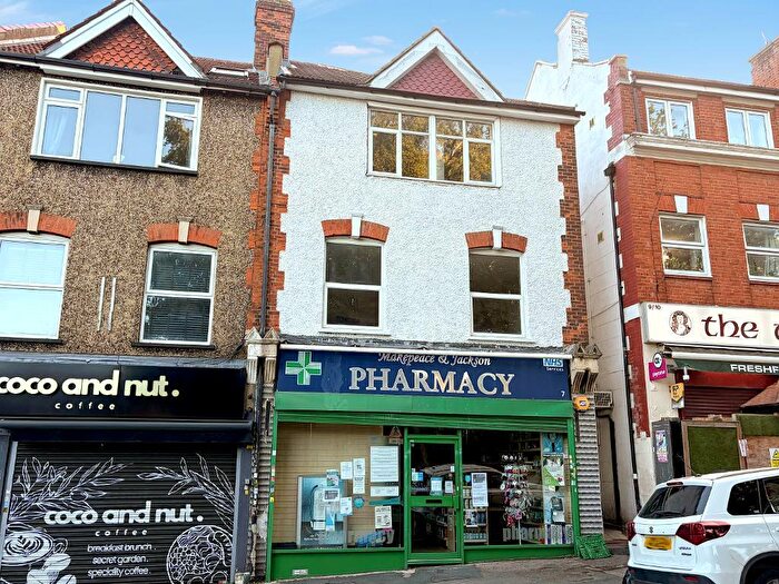 1 Bedroom Flat For Sale In Station Parade, Sanderstead, CR2
