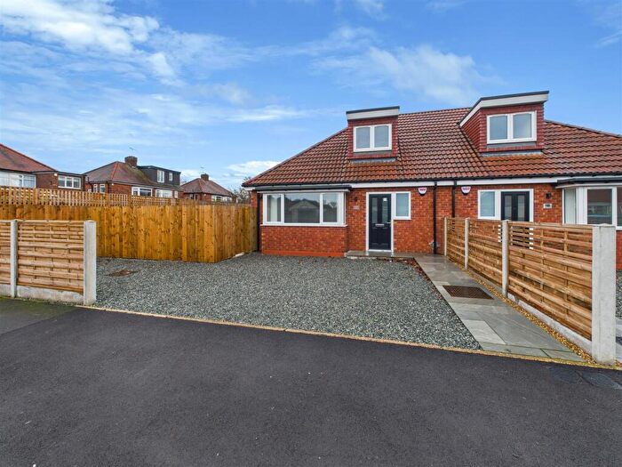 2 Bedroom Semi-Detached Bungalow For Sale In Voases Lane, Anlaby, Hull, HU10