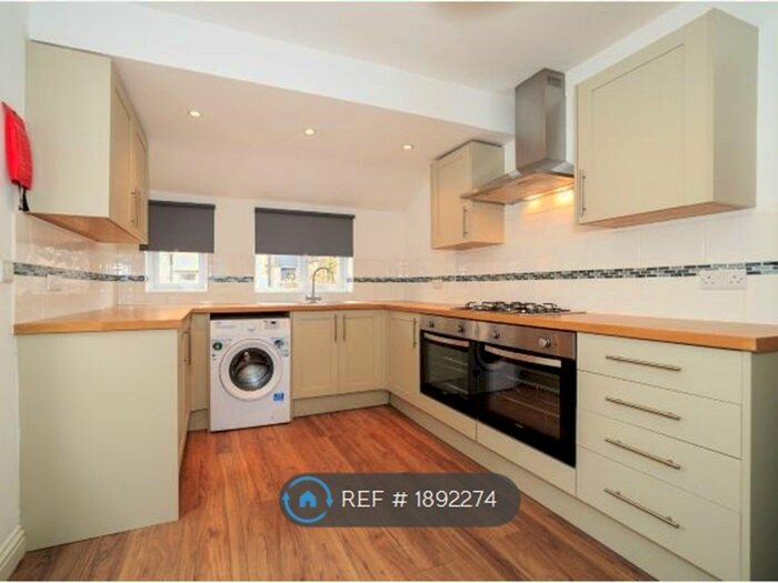 6 Bedroom Terraced House To Rent In Hudson Road, Southsea, PO5