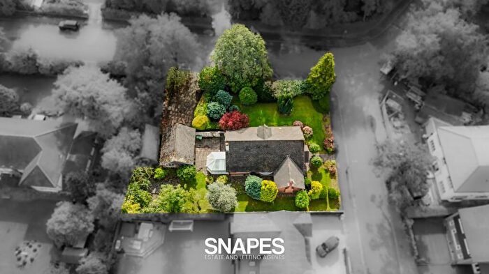 3 Bedroom Detached House For Sale In Ladythorn Grove, Bramhall, SK7