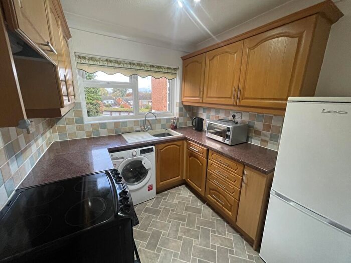2 Bedroom Apartment To Rent In Pedmore - Pine Court, Redlake Road, DY9