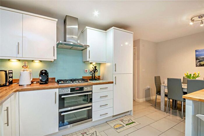 3 Bedroom Semi Detached House For Sale In Blake Road, Hermitage, Thatcham, West Berkshire, RG18