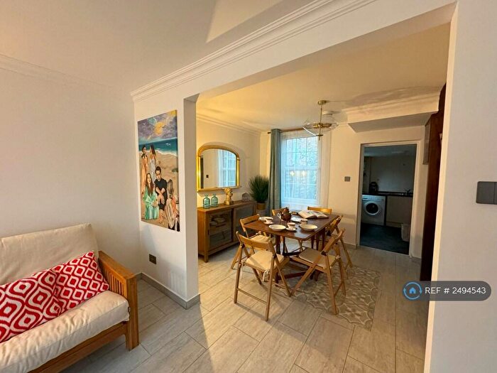 2 Bedroom Semi-Detached House To Rent In Frenchs Road, Cambridge, CB4