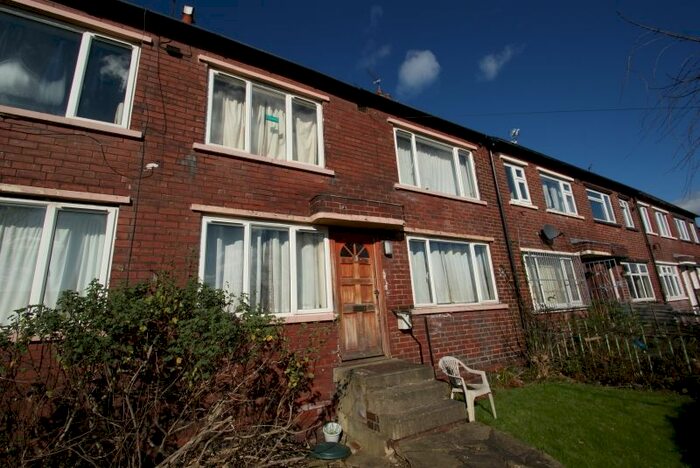 2 Bedroom Flat To Rent In Knowle Mount, Burley, Leeds, LS4