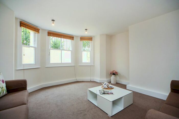 1 Bedroom Flat To Rent In Colinette Road, Putney, SW15